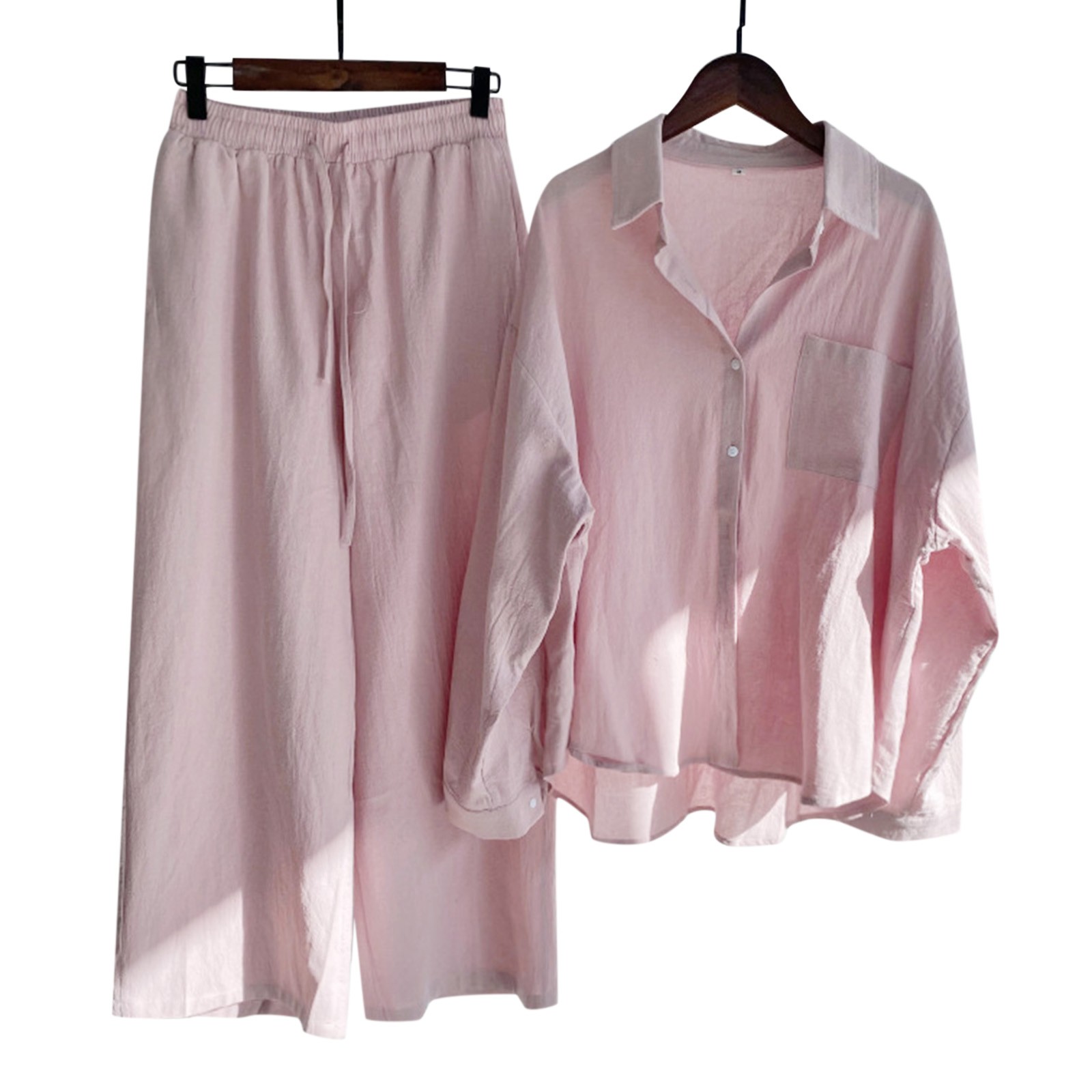 thumbnail image 3 of Conjunto informal de camisa retro de algodón con botones y pantalones cortos holgados de cintura alta con bolsillos para mujer - Conjunto de dos piezas para primavera/verano, 3 of 4
